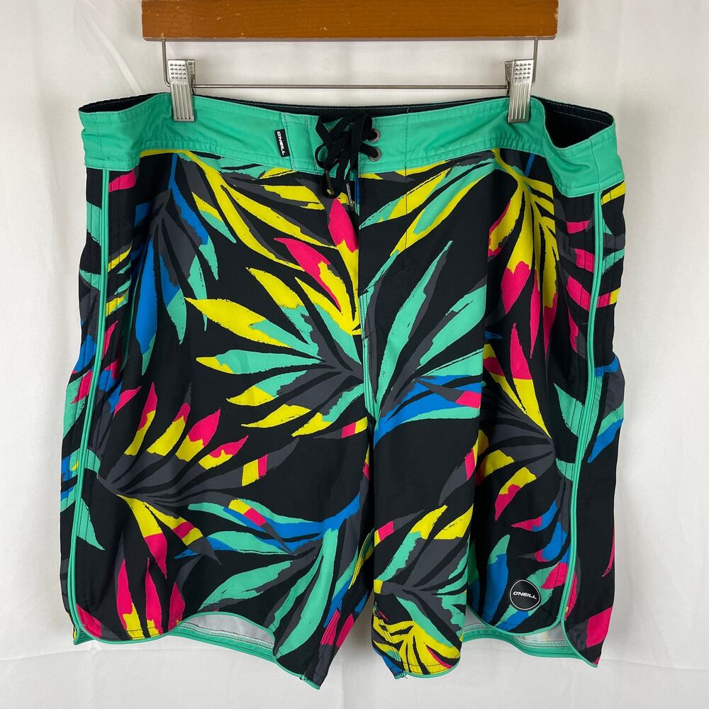 O'Neill Hyperfreak Incognito 19" Board Shorts Black/Green Tropical Men's Size 38